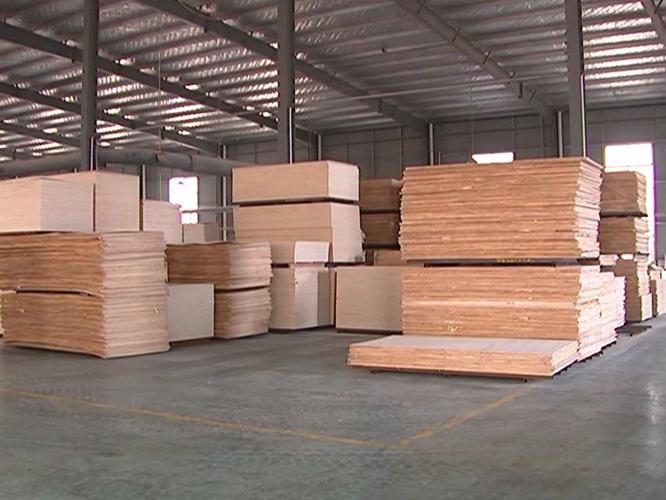 江苏瑞泰人造板是位于木业科技产业园的一家木业生产企业